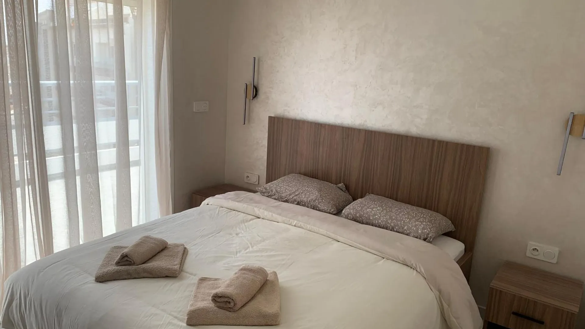 Appartement 2 Chambres Climatise Et Terrasse Agádír 0*,