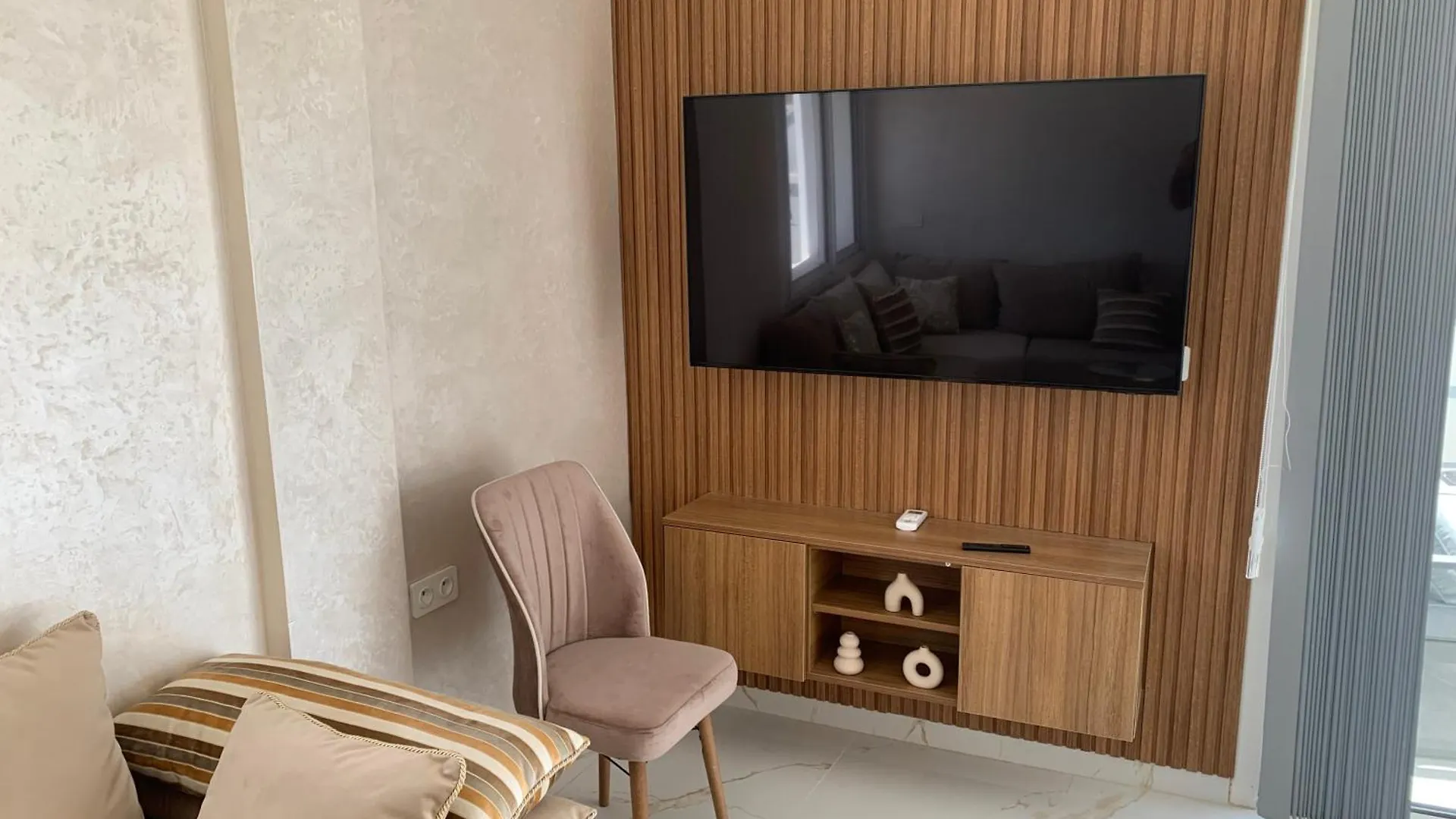 Appartement 2 Chambres Climatise Et Terrasse Agadir